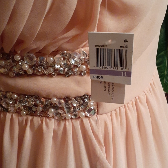 Prom Dress - Picture 4 of 6